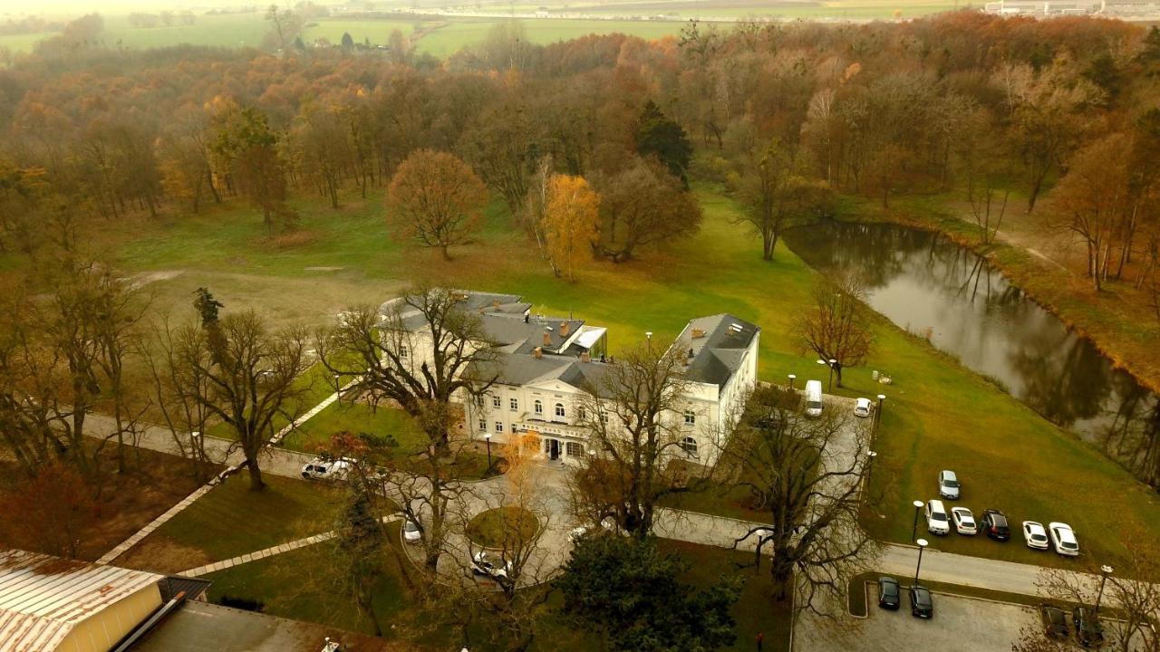 Kasztanowy Palac Swadzim Exterior foto