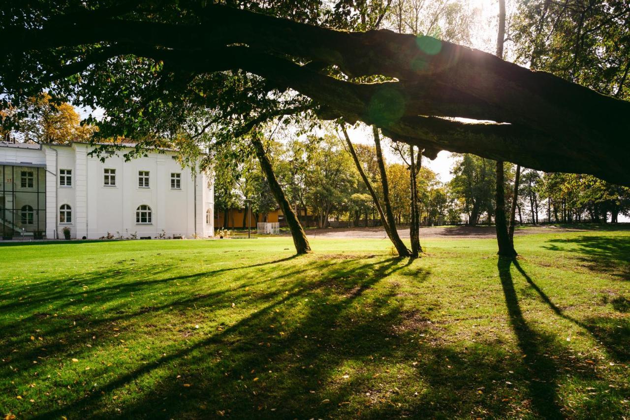 Kasztanowy Palac Swadzim Exterior foto